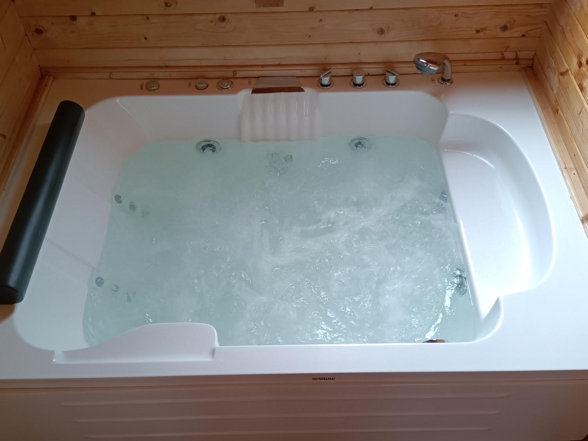 La Dehesilla De Toledo Escapada Romantica Jacuzzi Sillon Tantrico